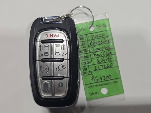 Used 2020 Chrysler Pacifica Touring-L w/ Advanced Safetytec Group FWD image 9