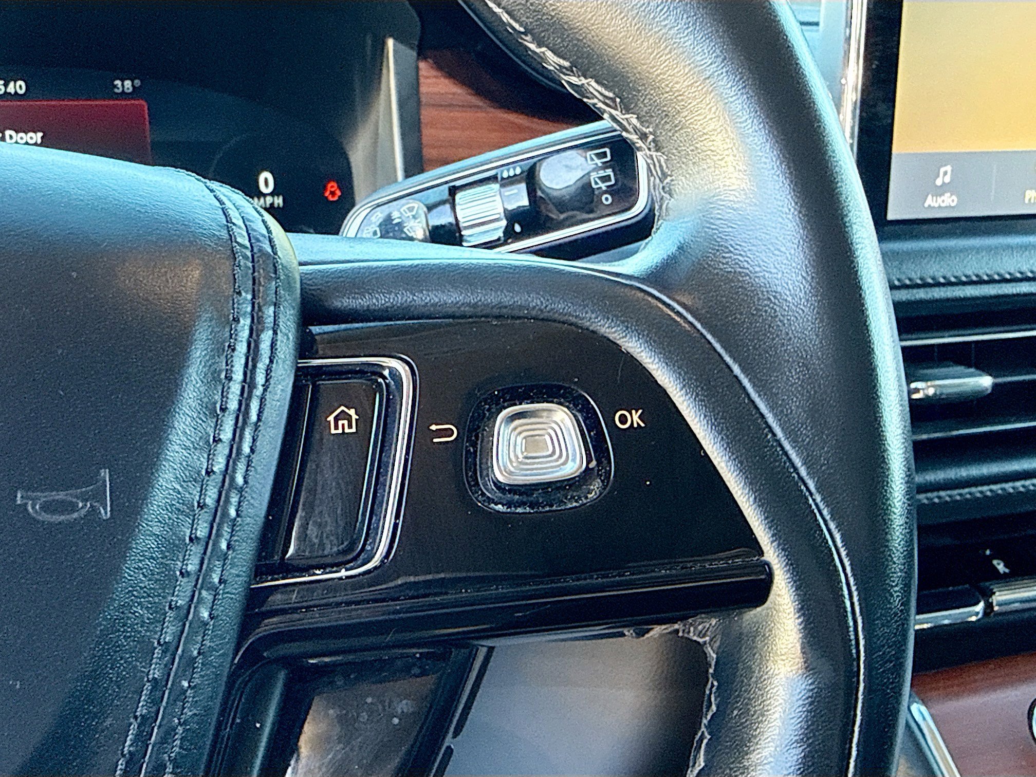 Used 2023 Lincoln Aviator Reserve image 36