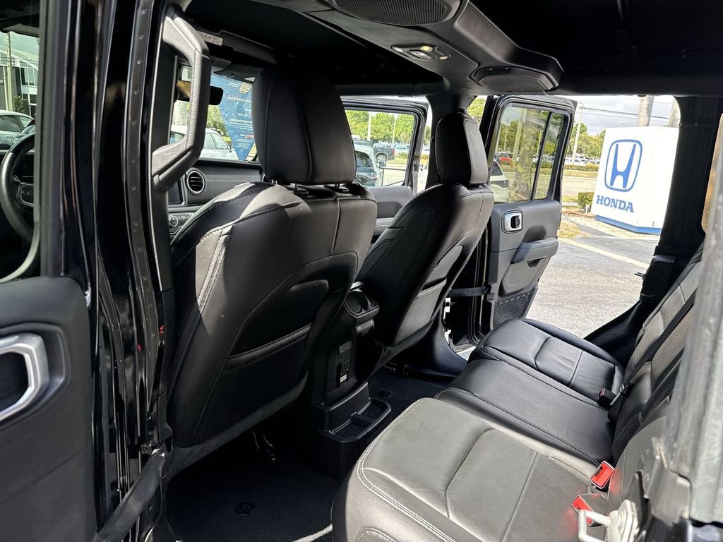 Used 2019 Jeep Wrangler Unlimited Sahara AWD/4WD image 30