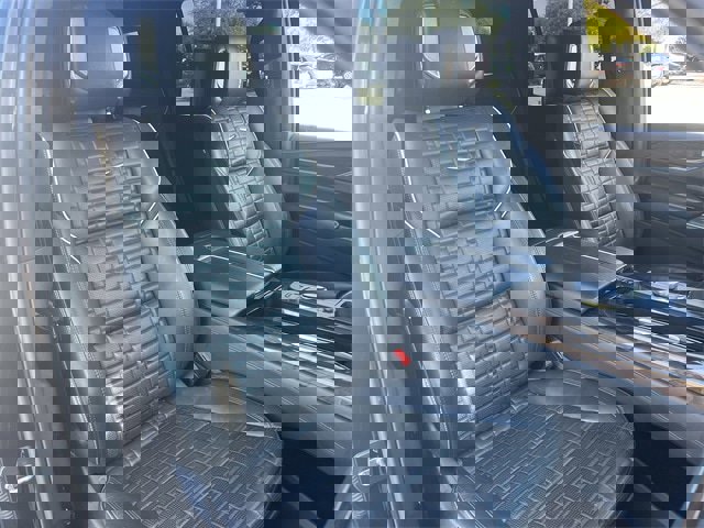 Used 2022 Cadillac Escalade Premium Luxury Platinum image 31