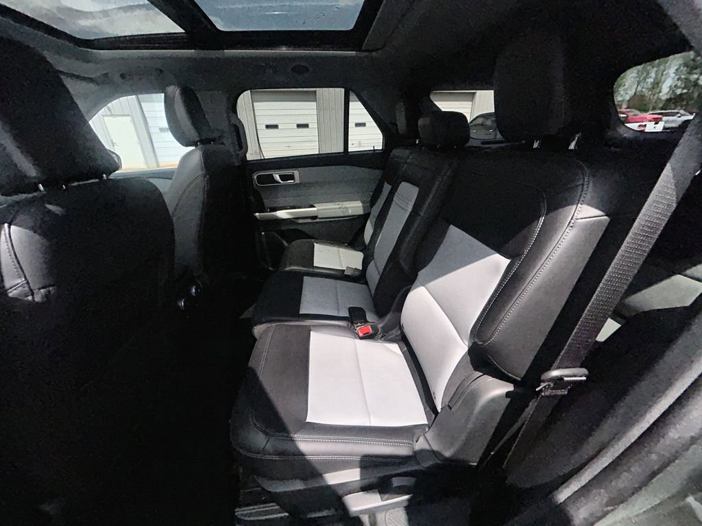 Used 2023 Ford Explorer XLT w/ Equipment Group 202A AWD/4WD image 12