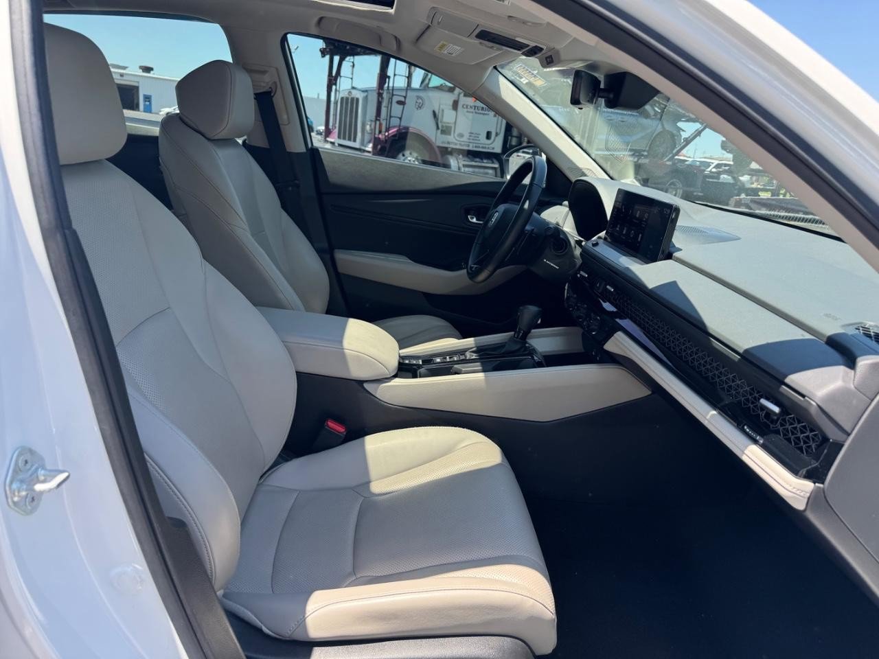 Used 2023 Honda Accord EX-L image 18