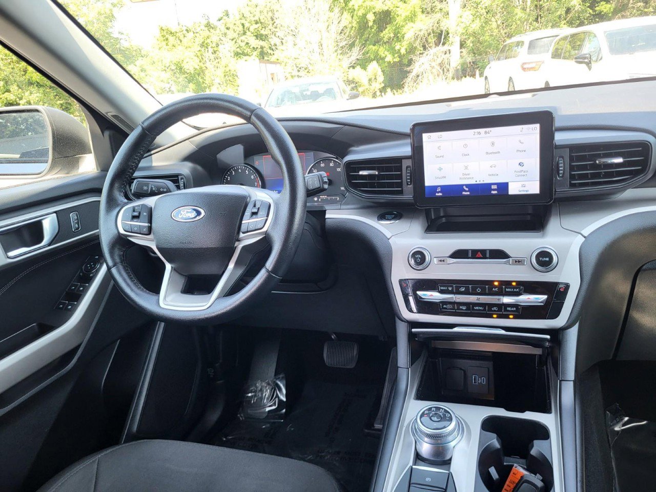 Used 2023 Ford Explorer XLT AWD/4WD image 16