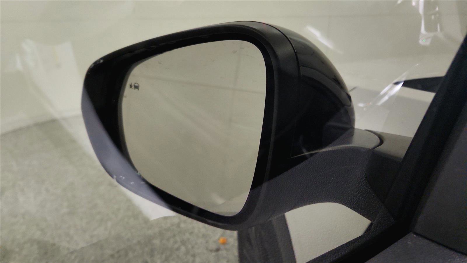 Used 2025 Chevrolet Trax ACTIV w/ Sunroof Package image 24