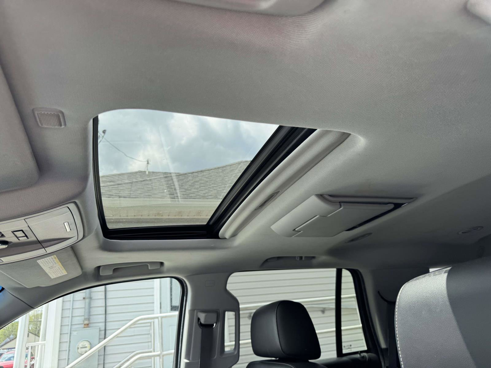 Used 2015 Chevrolet Tahoe LTZ AWD/4WD image 18