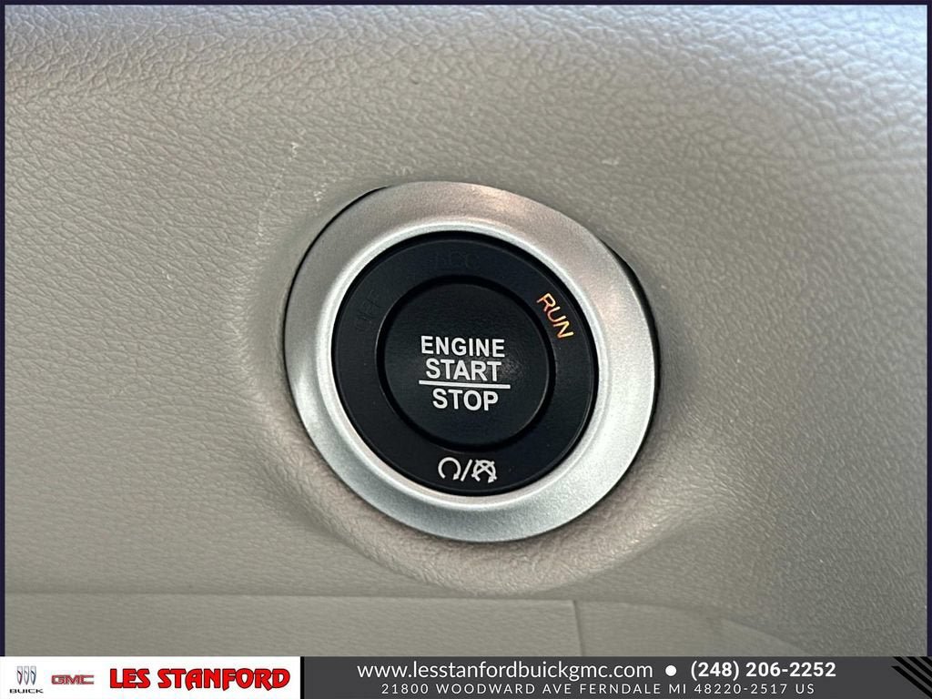 Used 2023 Chrysler Pacifica Touring-L FWD image 29