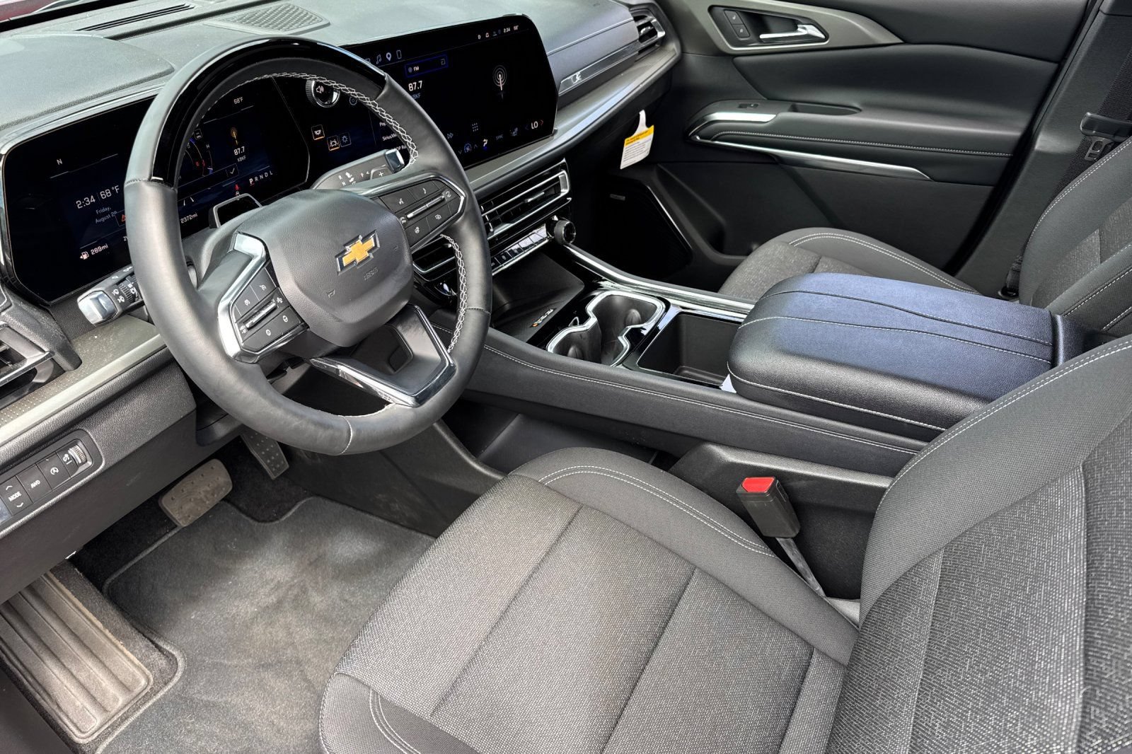 Used 2026 Chevrolet Traverse LT w/ Enhanced Driving Package AWD/4WD image 11
