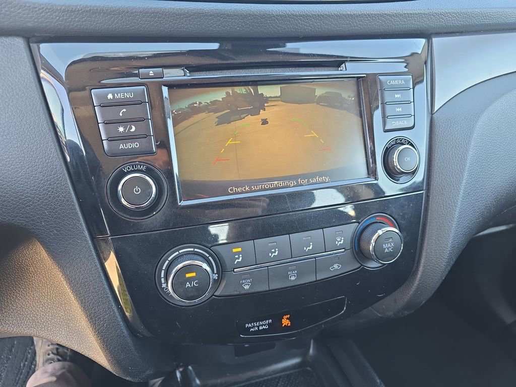 Used 2022 Nissan Rogue Sport S image 23