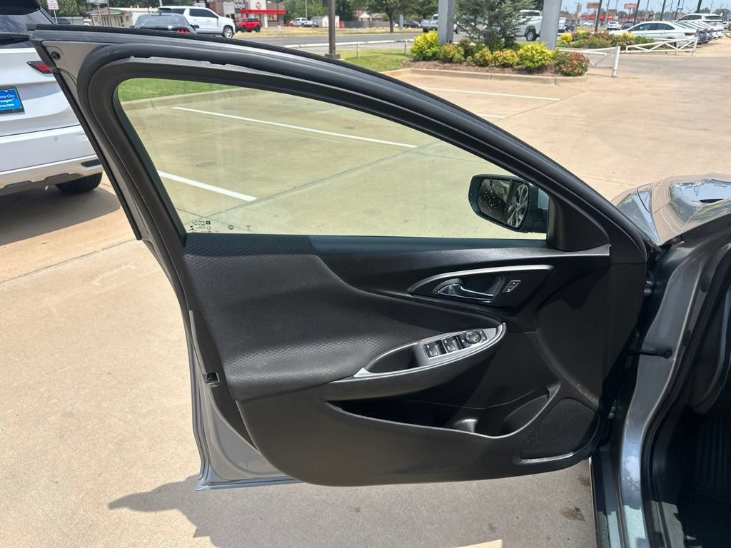 Used 2023 Chevrolet Malibu LT FWD image 9
