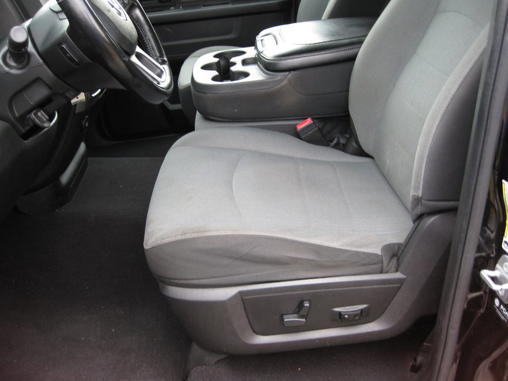 Used 2021 RAM 1500 Tradesman w/ Chrome Plus Package image 25