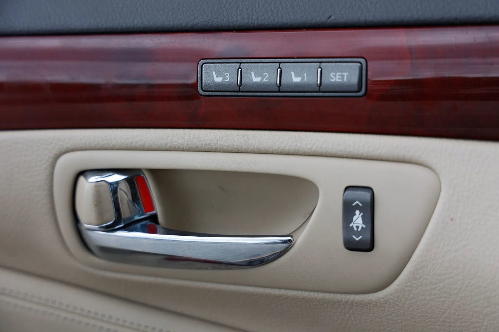 Used 2008 Lexus LS 460 RWD image 40
