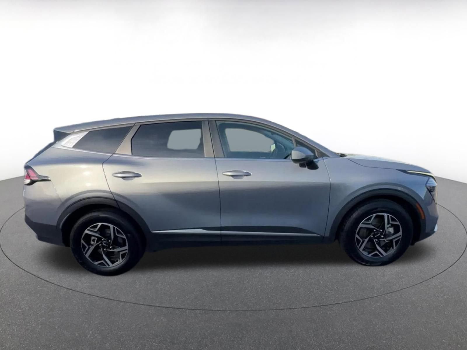 Used 2025 Kia Sportage LX image 16