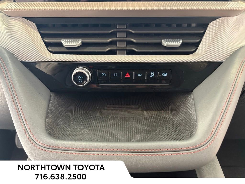 Used 2025 Ford Explorer Active image 11