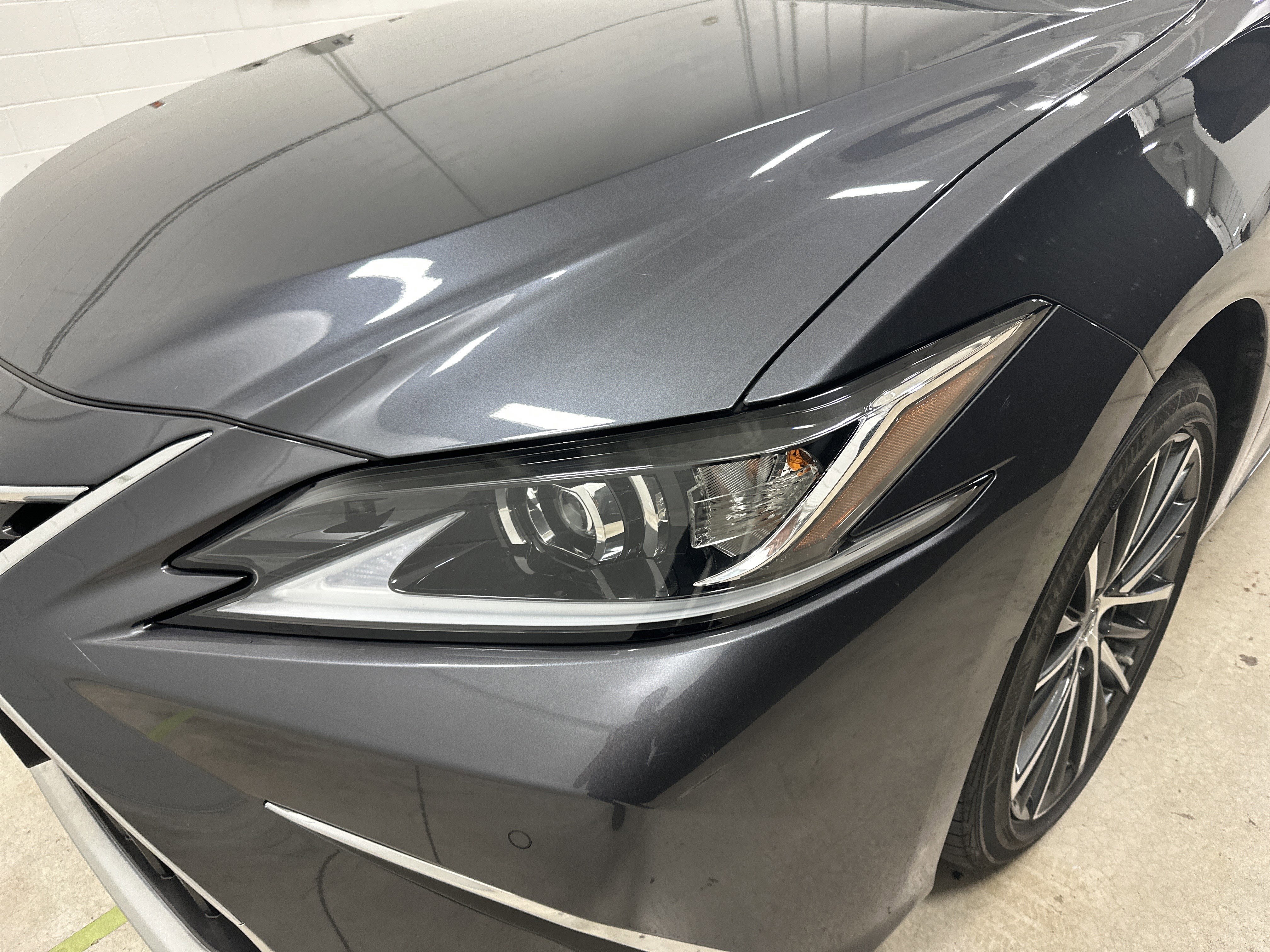 Certified 2023 Lexus ES 350 w/ Premium Package FWD image 6