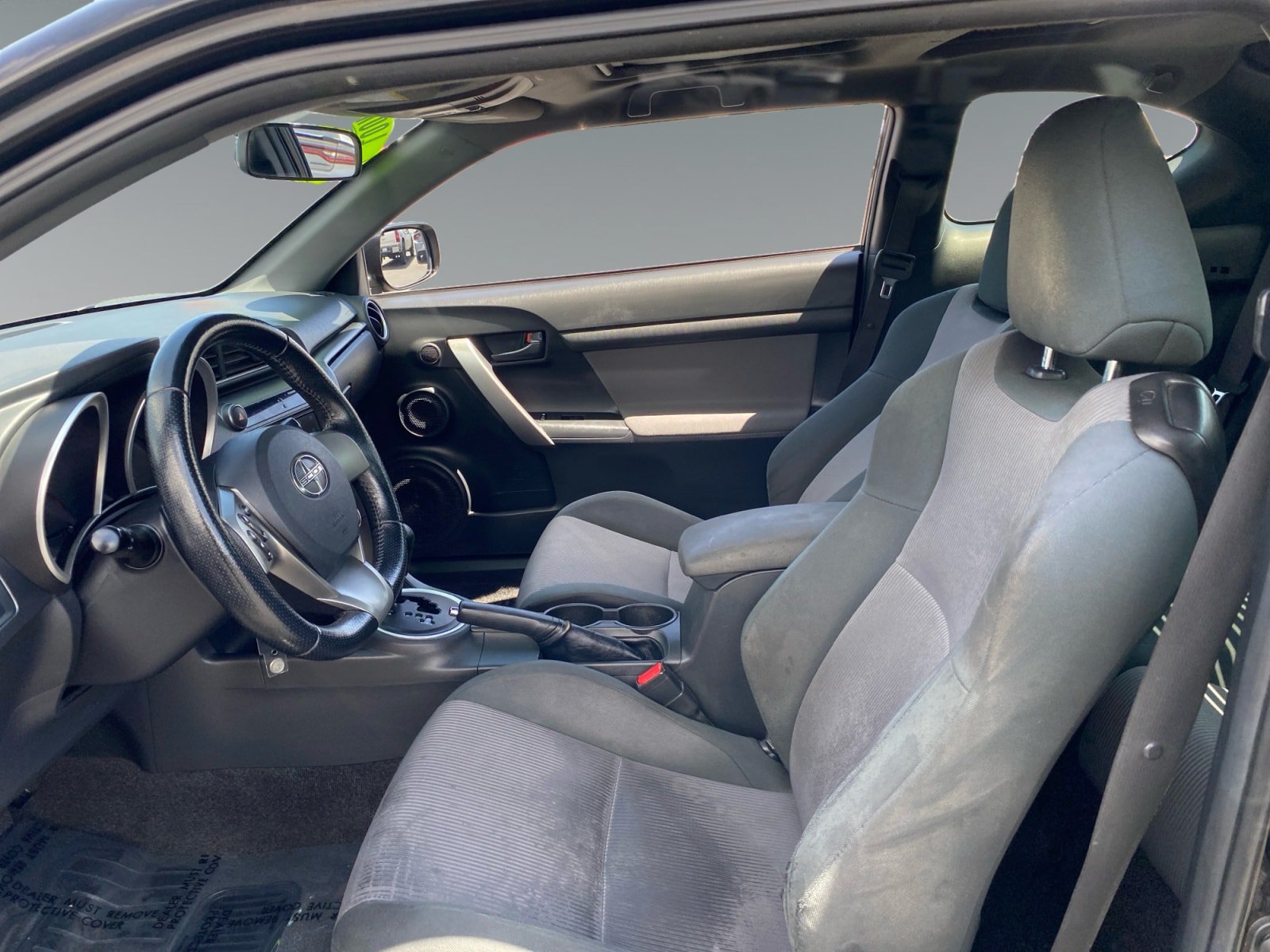 Used 2015 Scion tC FWD image 9