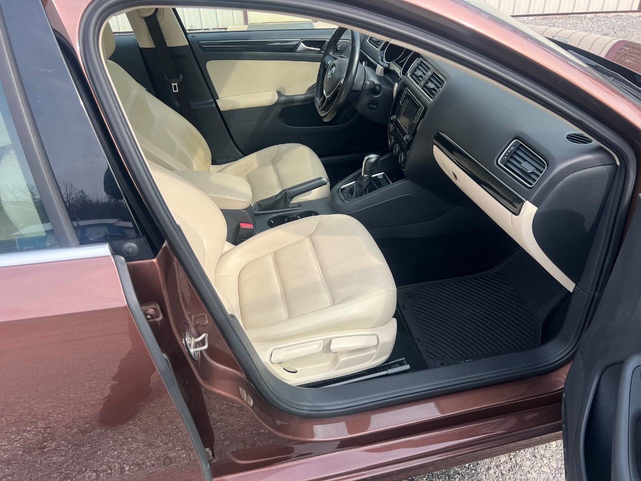 Used 2017 Volkswagen Jetta SEL image 29