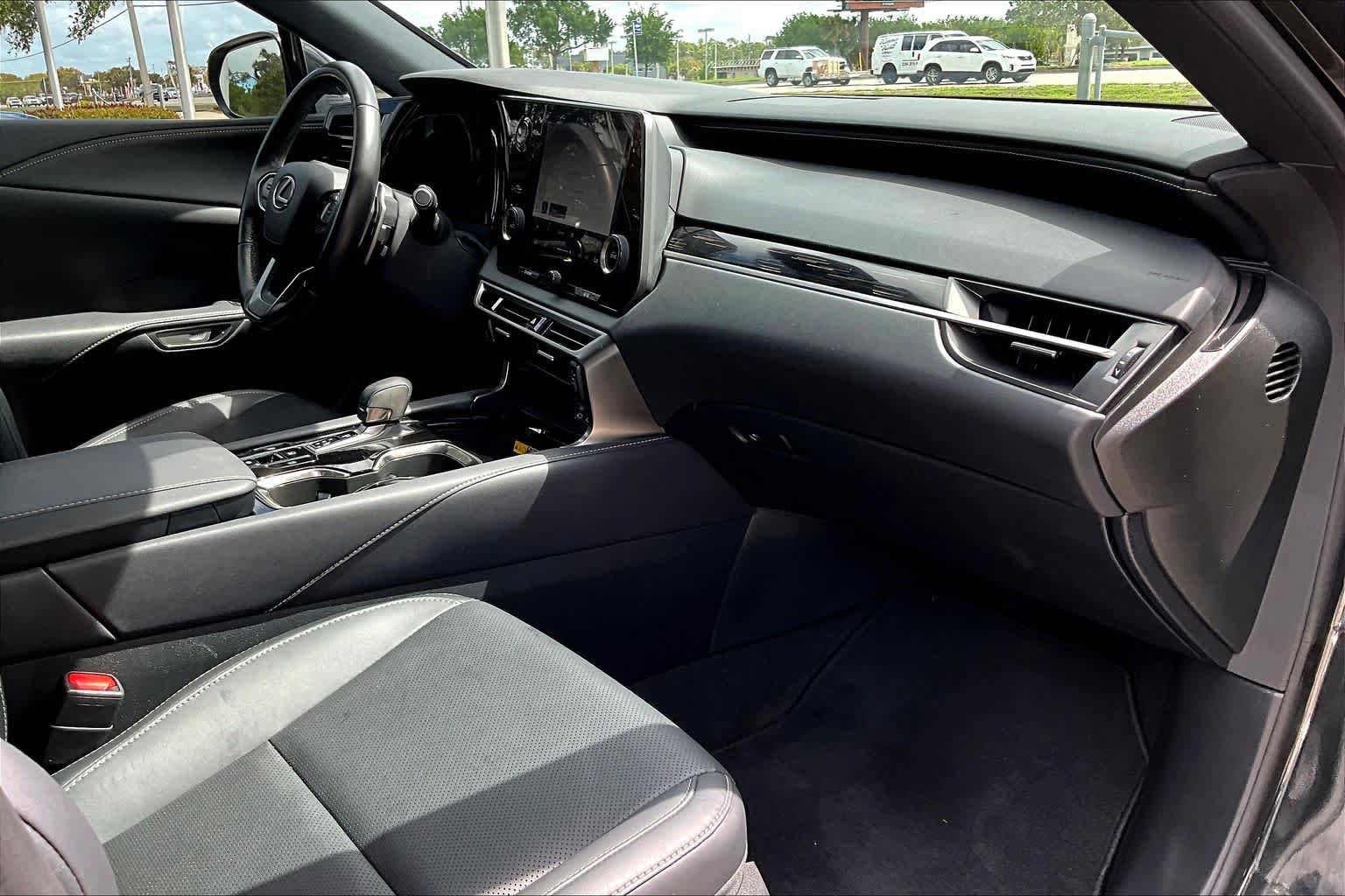 Used 2024 Lexus RX 350 FWD w/ Technology Package image 19