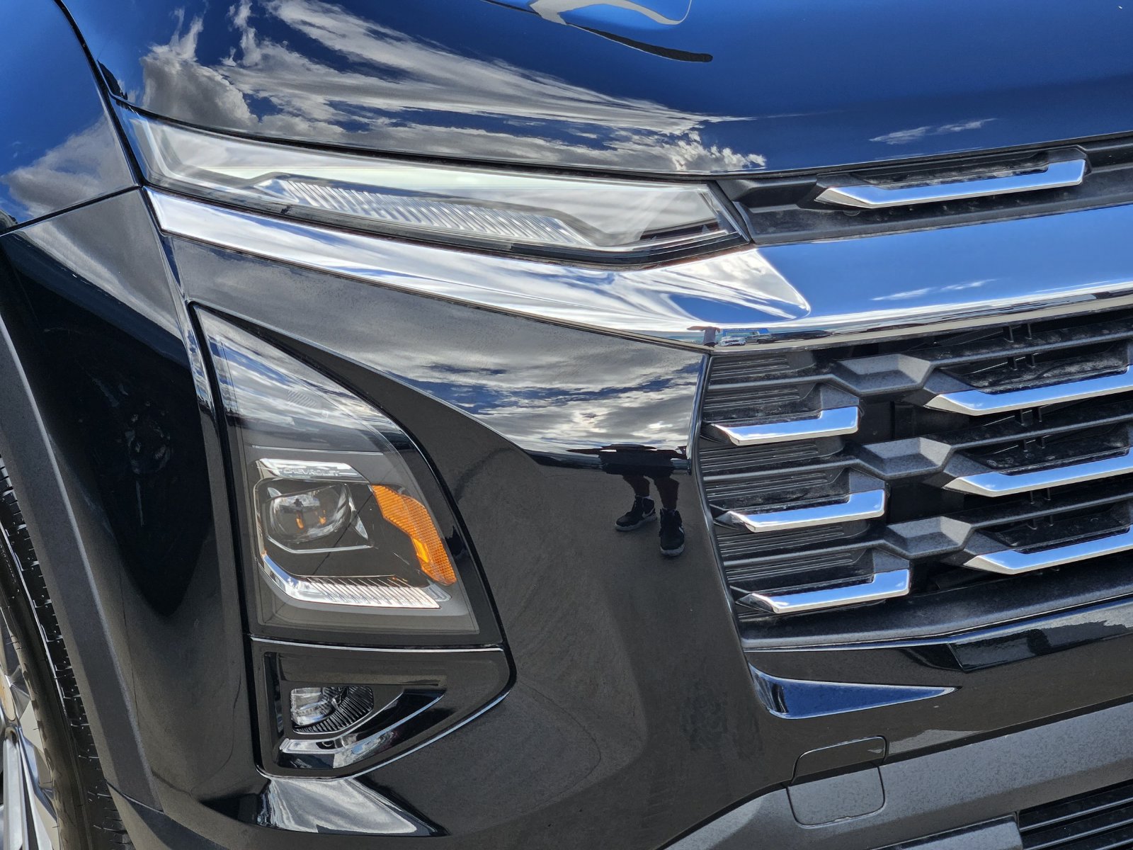 New 2027 Chevrolet Equinox LT w/ Safety and Technology Package FWD image 9