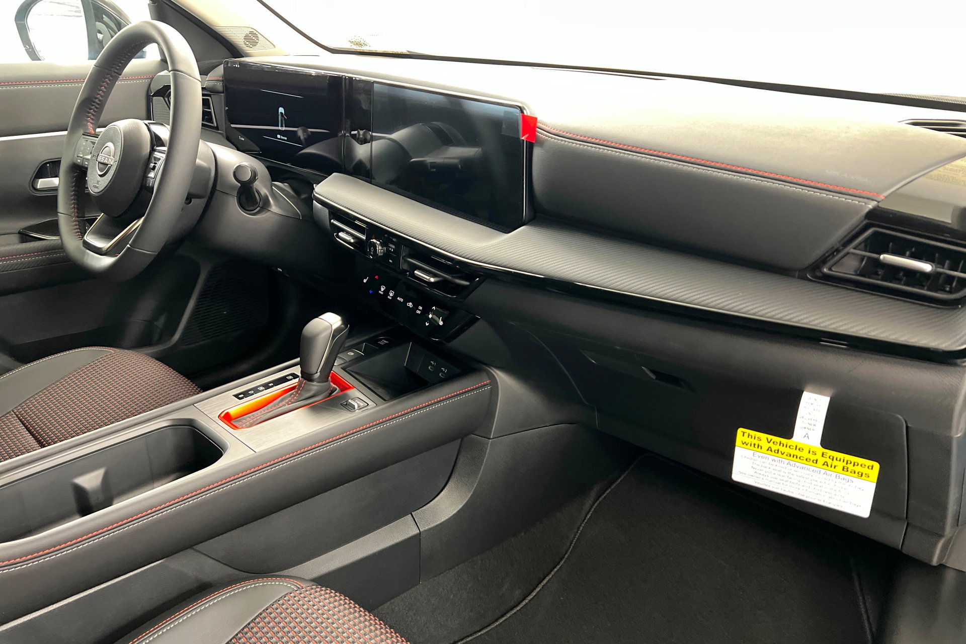 New 2026 Nissan Kicks SR w/ Cold Weather Package AWD/4WD image 24