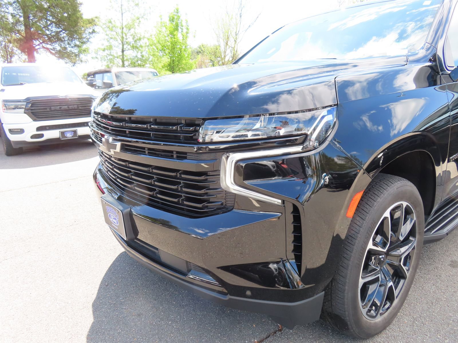 Used 2023 Chevrolet Tahoe RST w/ Luxury Package image 9