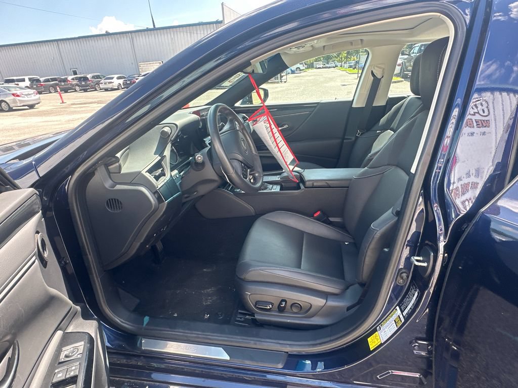 Used 2022 Lexus ES 350 w/ Accessory Package FWD image 11
