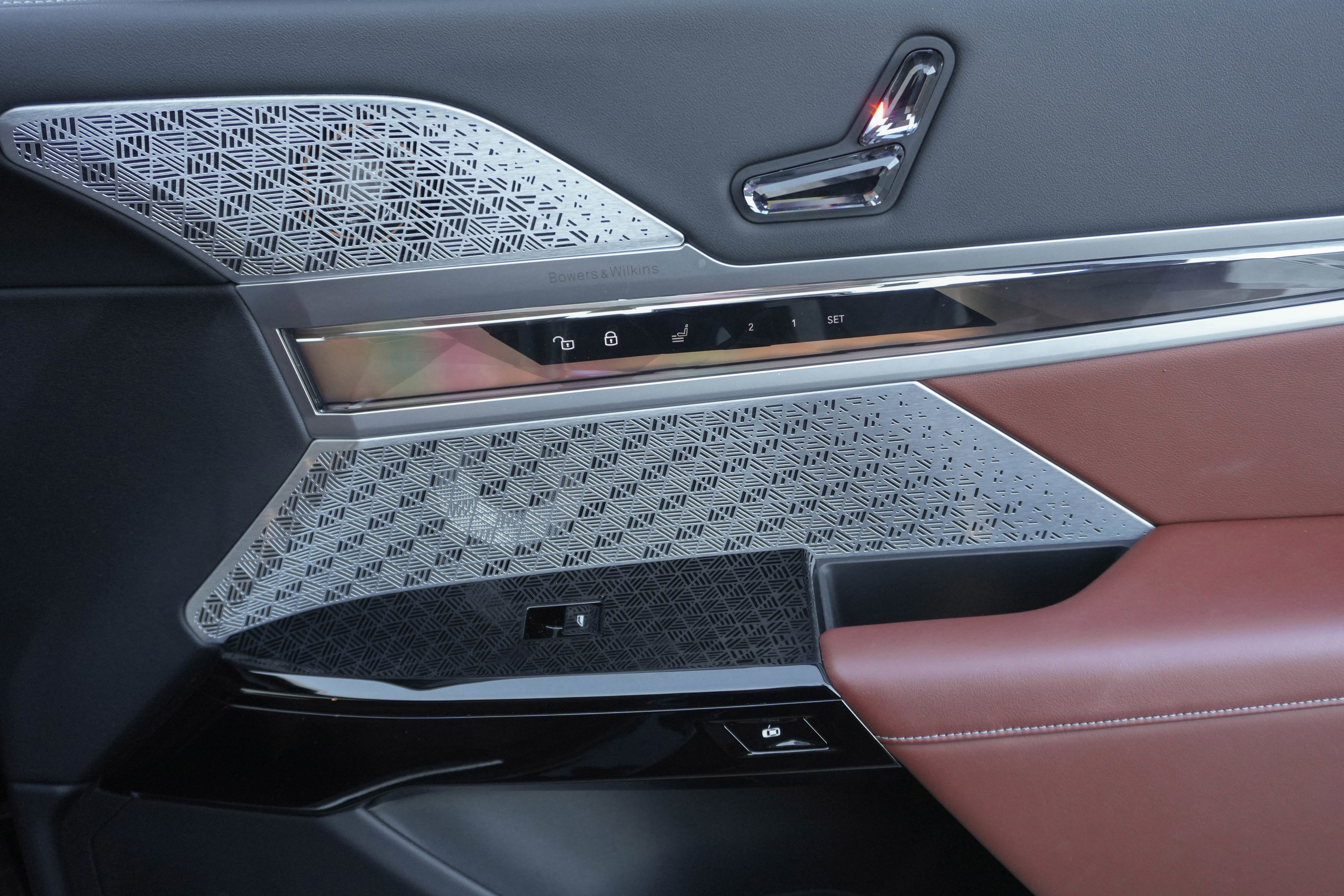 Certified 2023 BMW 760i xDrive w/ Executive Package image 33