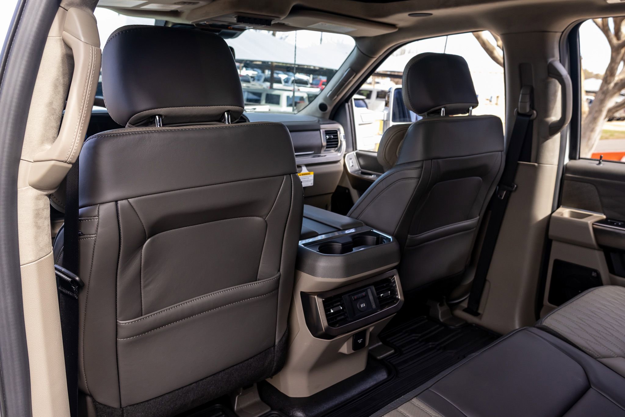 Used 2026 Ford F450 Platinum w/ Platinum Plus Package image 34