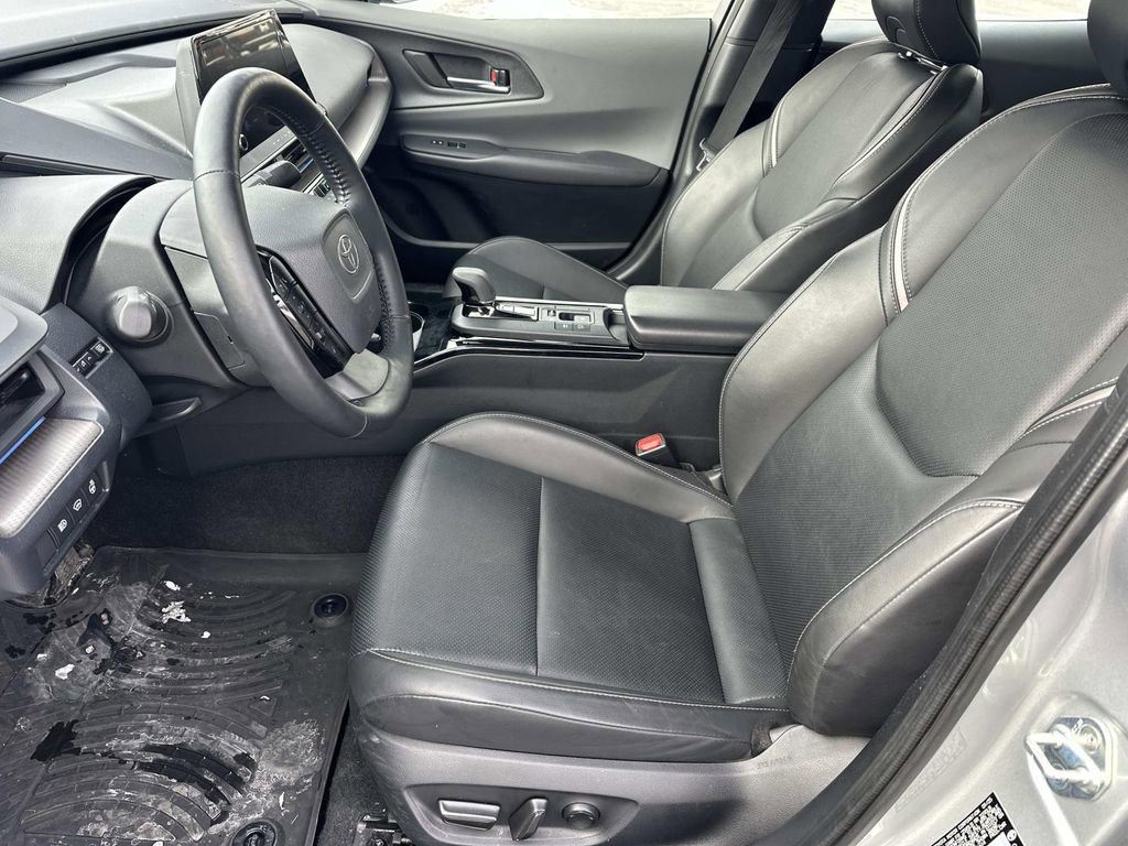 Used 2025 Toyota Prius XLE image 19