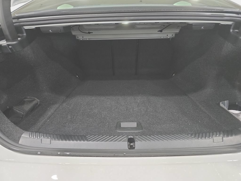 Certified 2025 BMW i5 eDrive40i w/ Premium Package RWD image 11