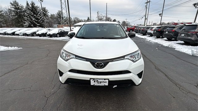 Used 2018 Toyota RAV4 LE image 7