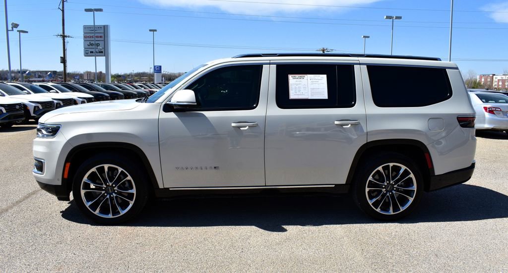 Used 2022 Jeep Wagoneer Series III w/ Premium Group I image 5
