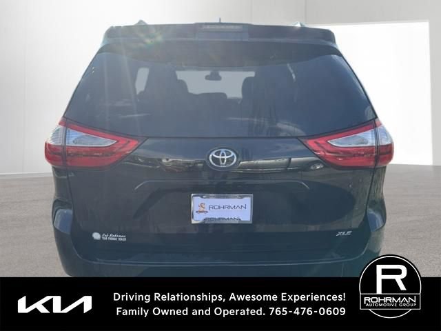 Used 2019 Toyota Sienna XLE FWD image 5