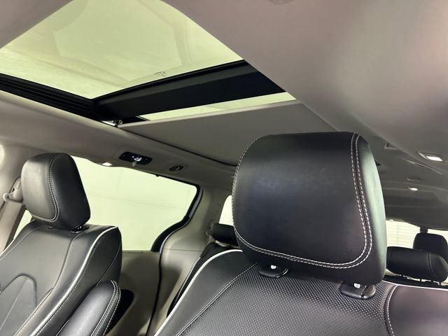 Used 2024 Chrysler Pacifica Limited image 13