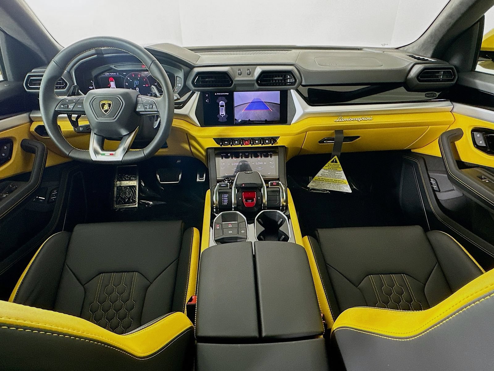 Used 2025 Lamborghini Urus SE AWD/4WD image 29