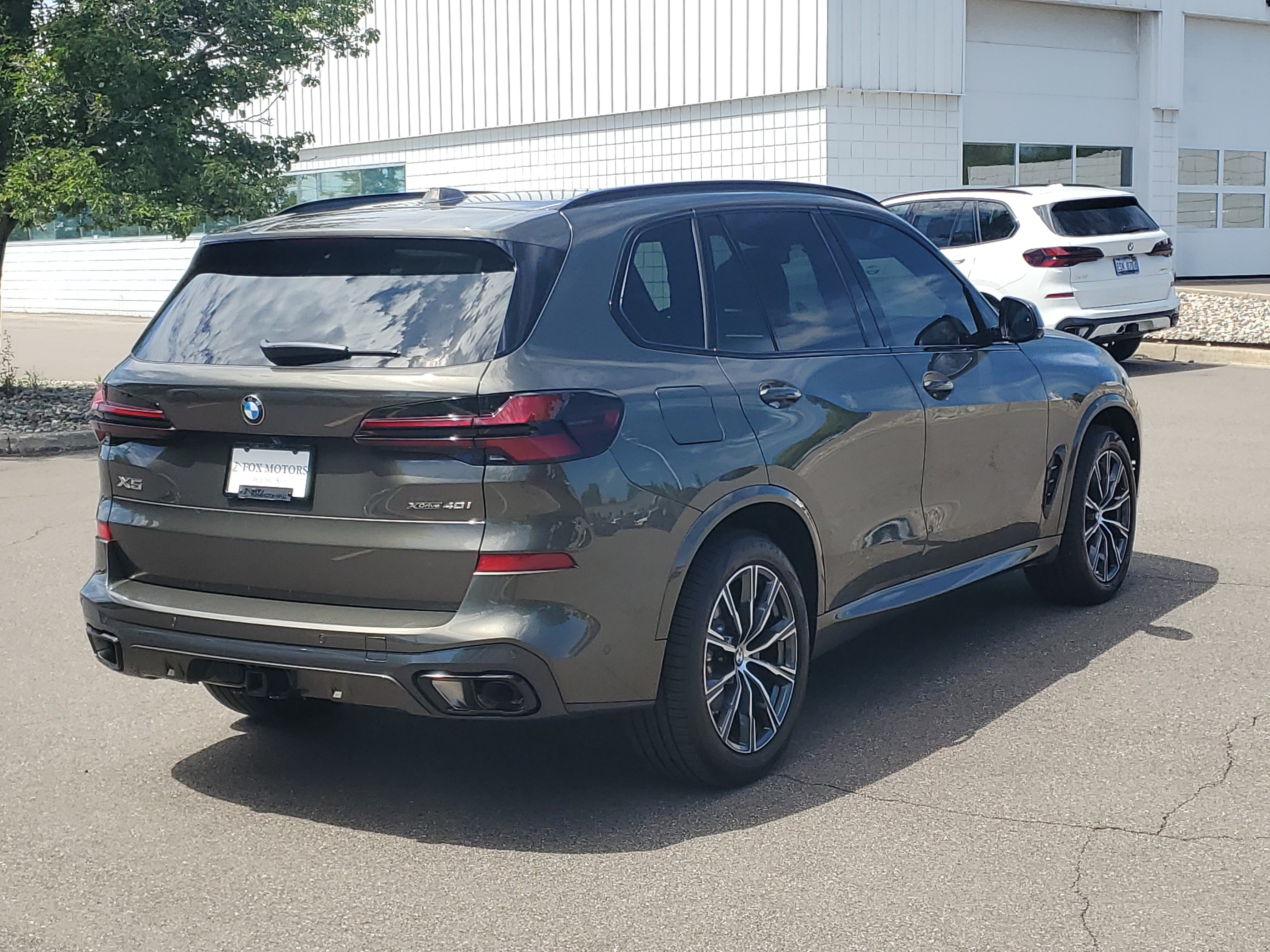 Certified 2026 BMW X5 xDrive40i w/ M Sport Package AWD/4WD image 4