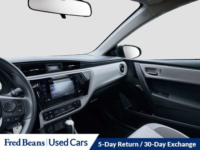 Used 2019 Toyota Corolla LE w/ Carpet Mat Package (TMS) FWD image 27