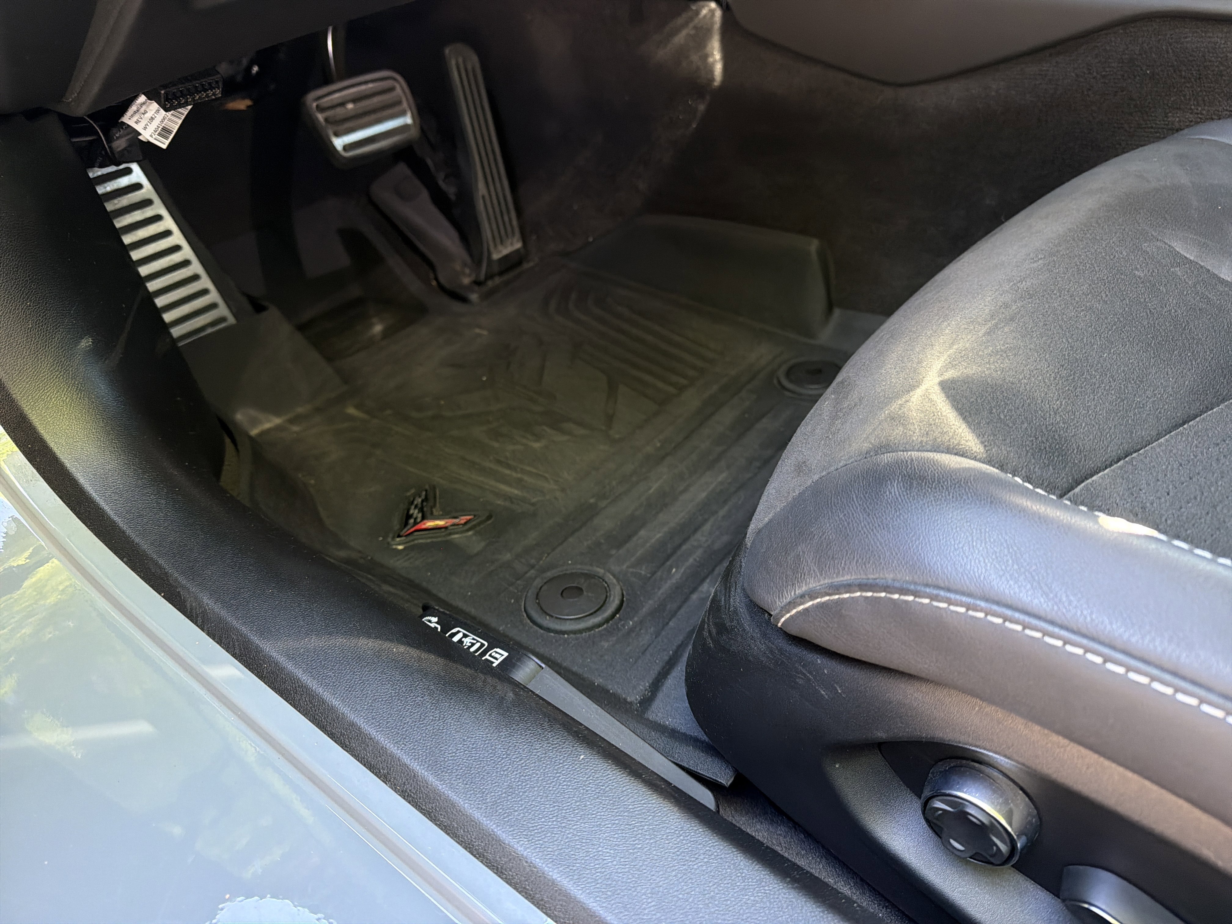 Used 2025 Chevrolet Corvette E-Ray w/ ZER Performance Package AWD/4WD image 17