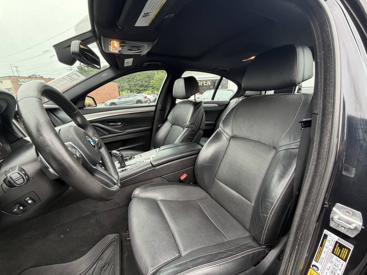 Used 2015 BMW 550i xDrive Sedan AWD/4WD image 9