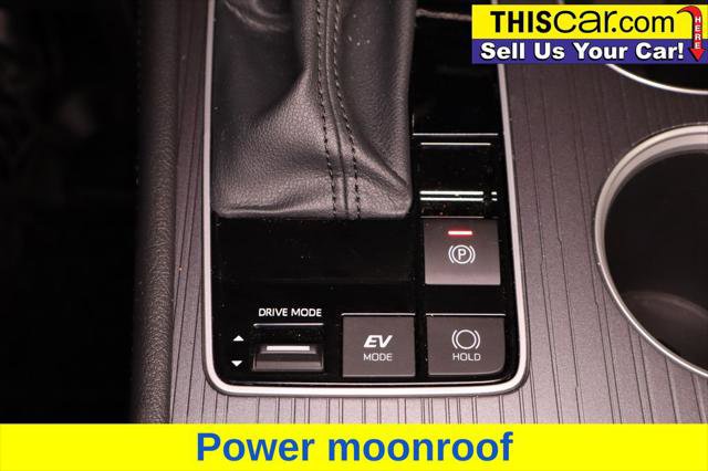 Used 2025 Toyota Sienna XLE image 17