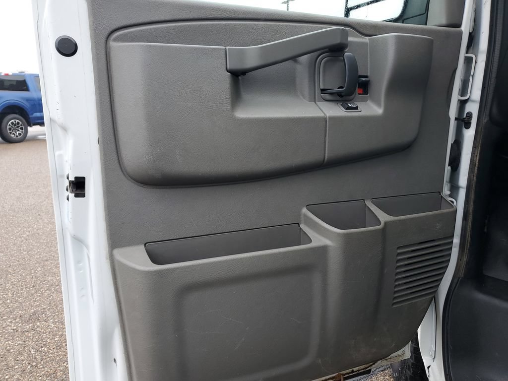 Used 2019 Chevrolet Express 3500 w/ Power Convenience Package RWD image 9