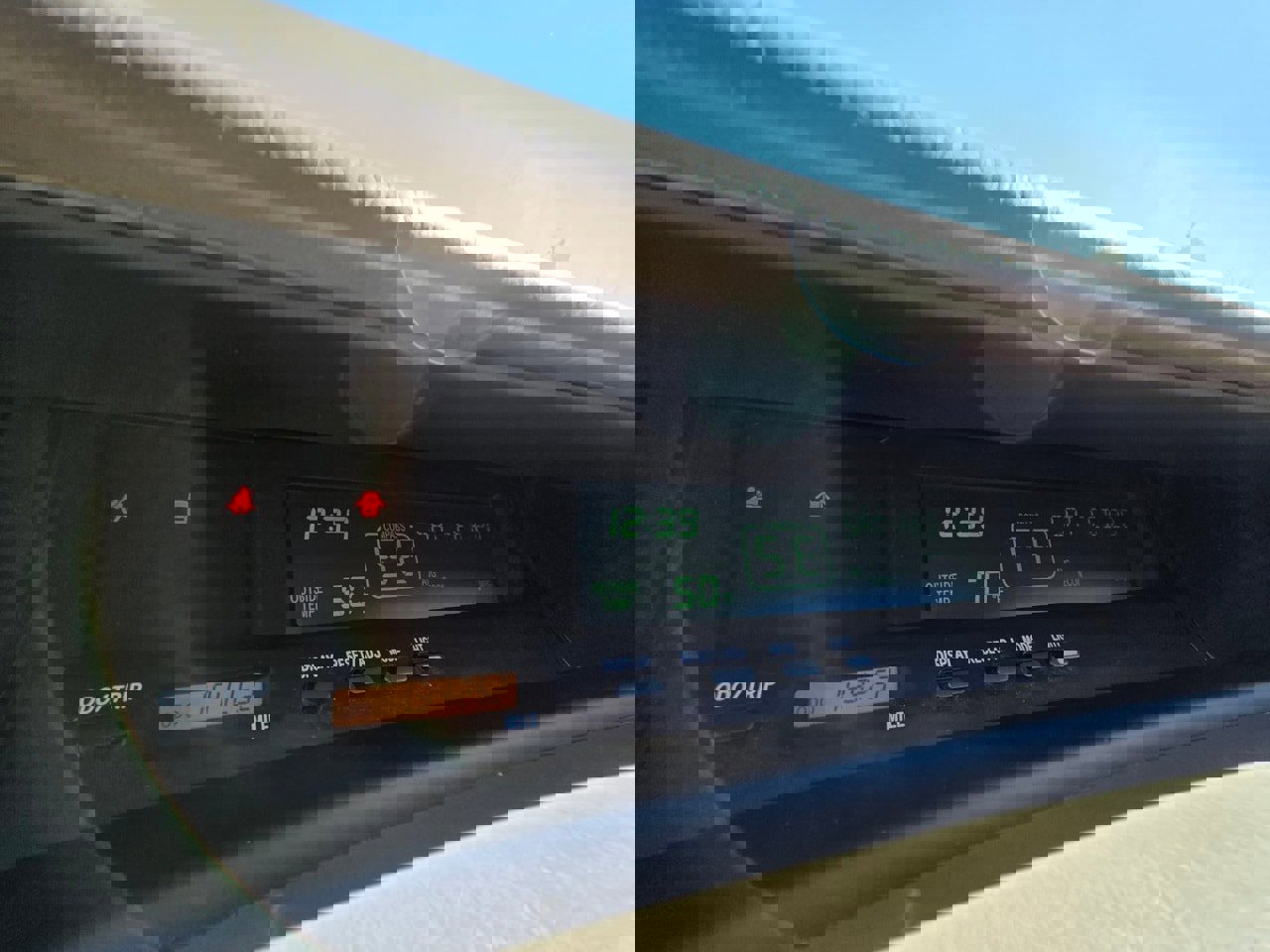 Used 2000 Toyota Avalon XLS image 12