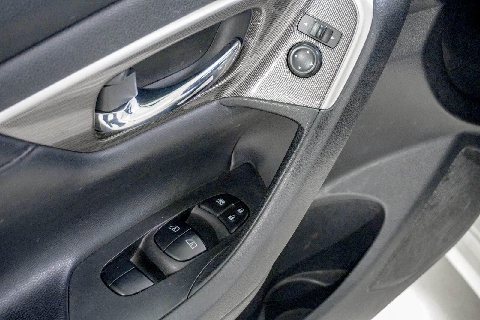 Used 2013 Nissan Altima 2.5 SL w/ 2.5 Moonroof Pkg FWD image 17