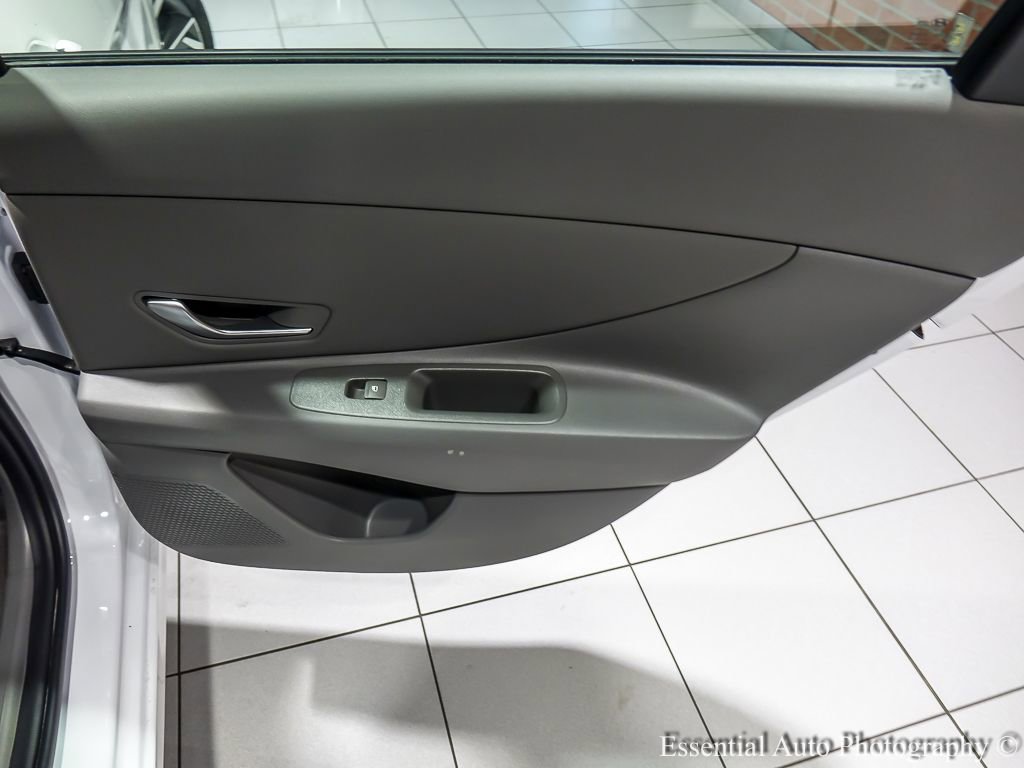 Used 2025 Hyundai Elantra SEL image 34