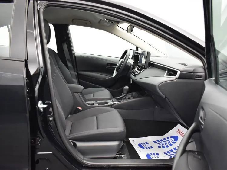 Used 2025 Toyota Corolla LE image 16