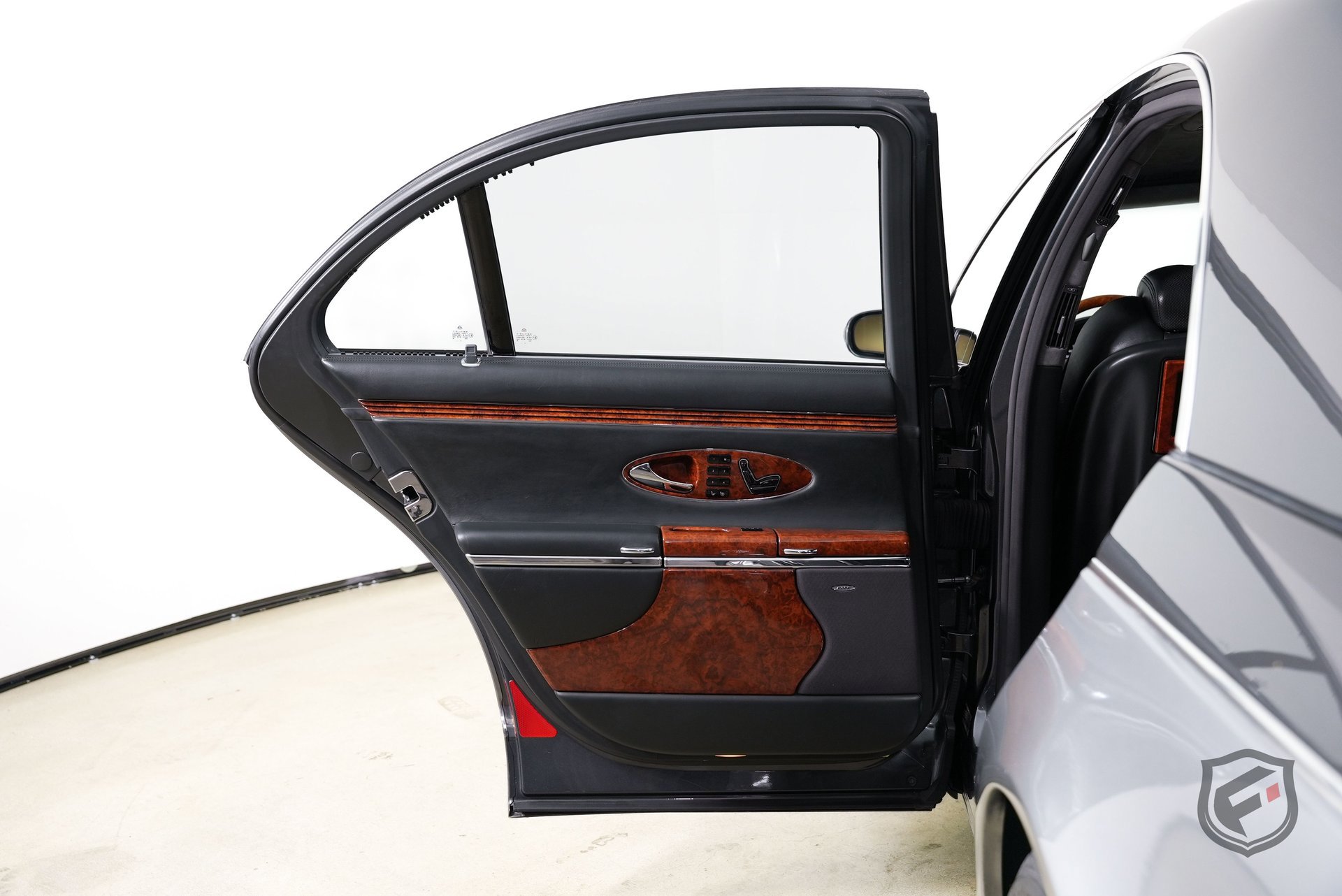 Used 2004 Maybach 57 image 31