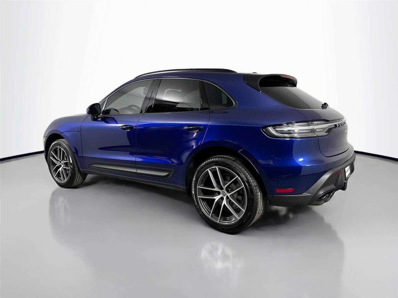 Certified 2026 Porsche Macan Turbo AWD/4WD image 3