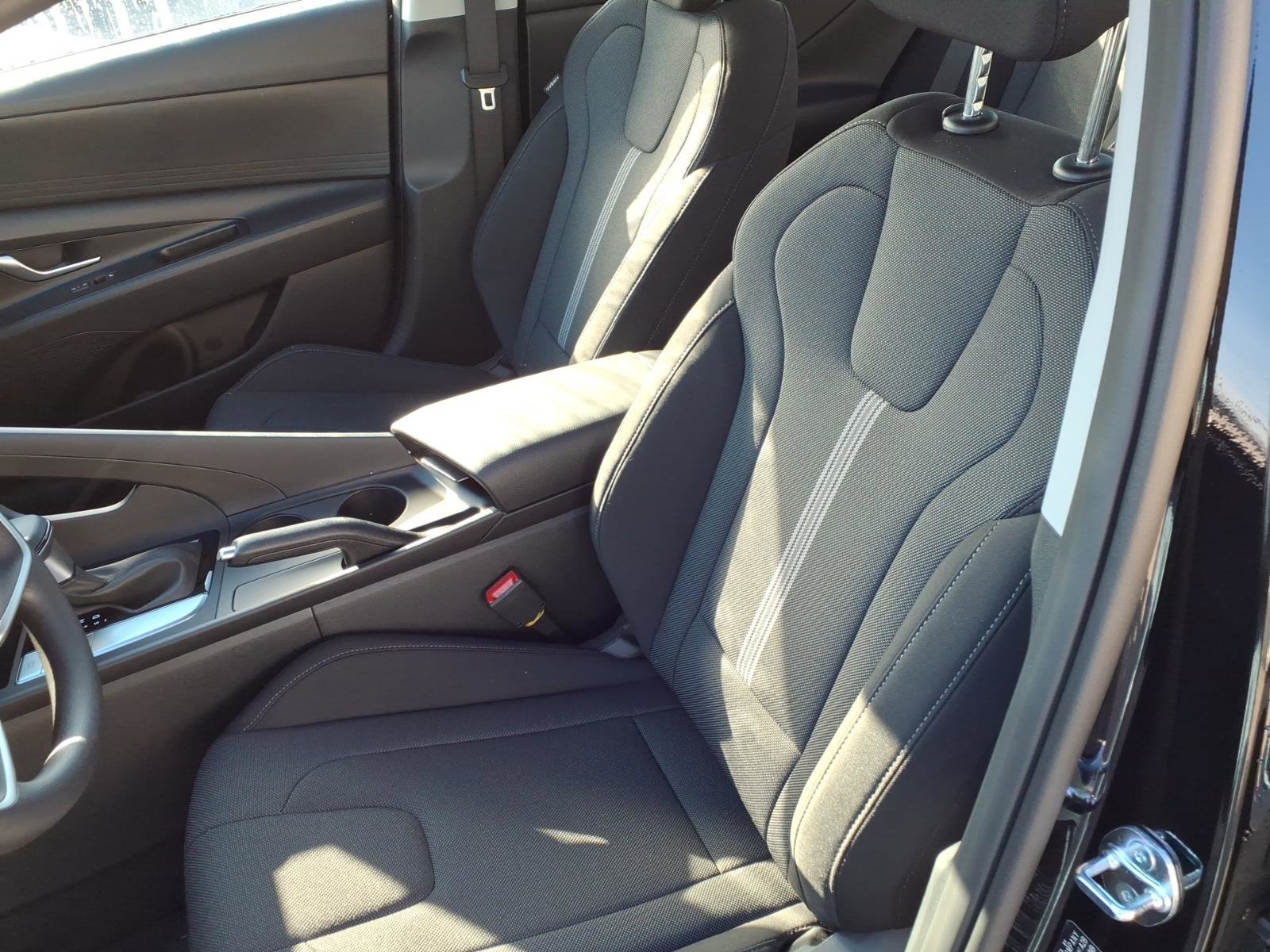 New 2026 Hyundai Elantra SE image 9