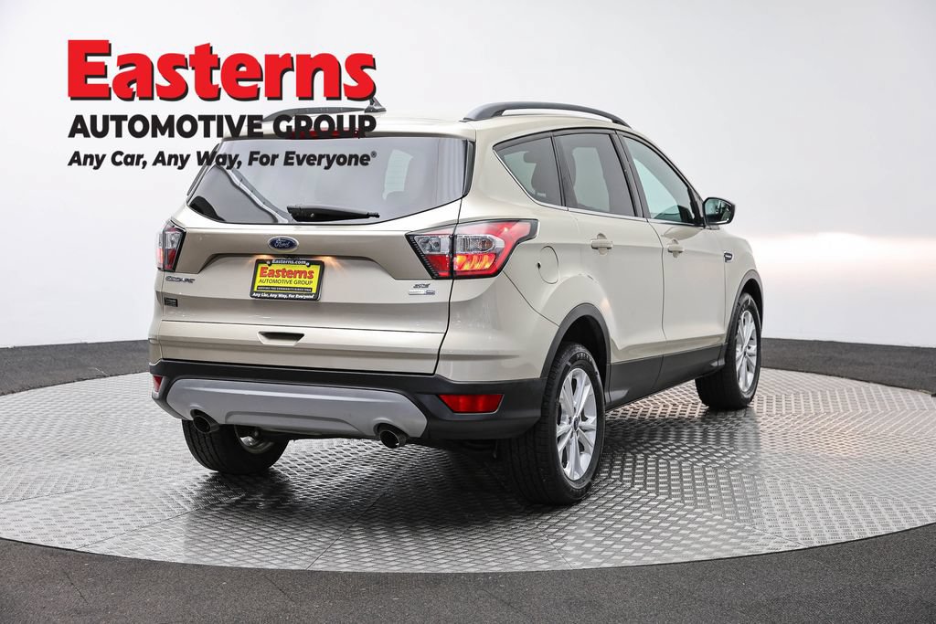Used 2018 Ford Escape SE w/ SE Sync 3 Package AWD/4WD image 5