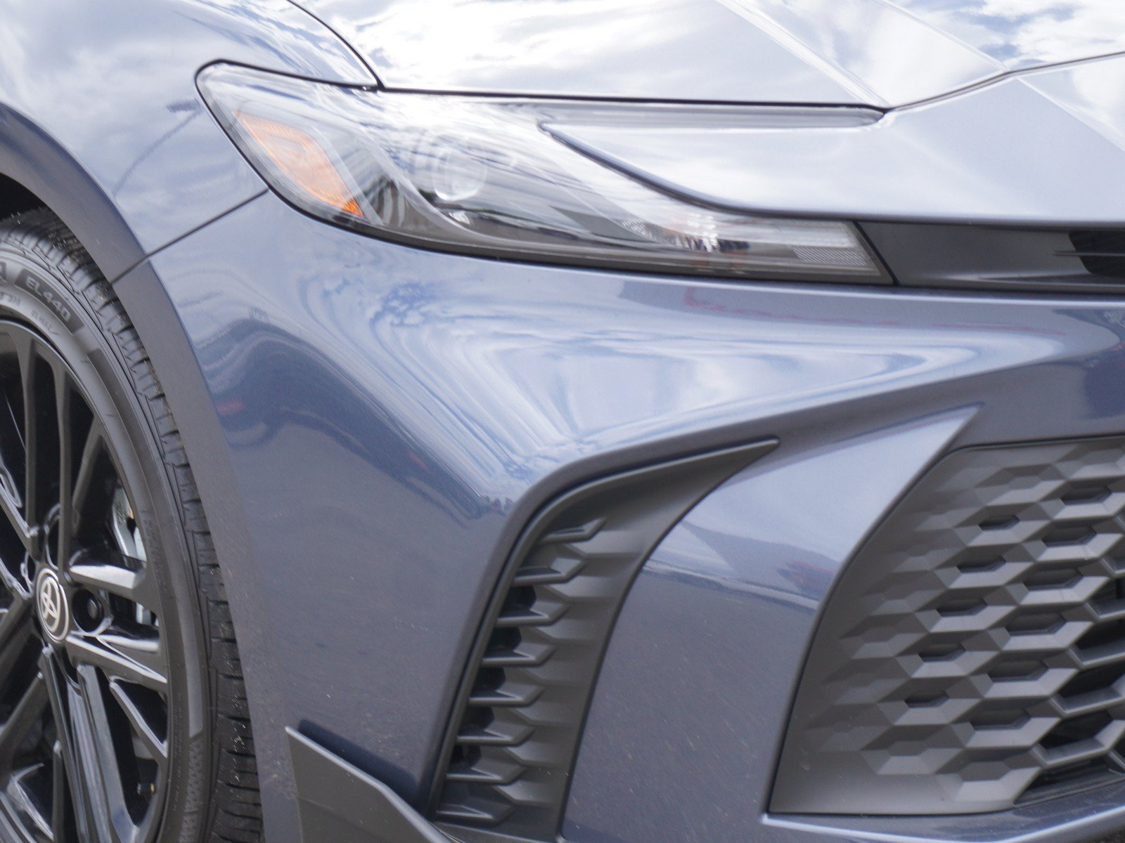 Used 2026 Toyota Camry SE w/ Convenience Package FWD image 3