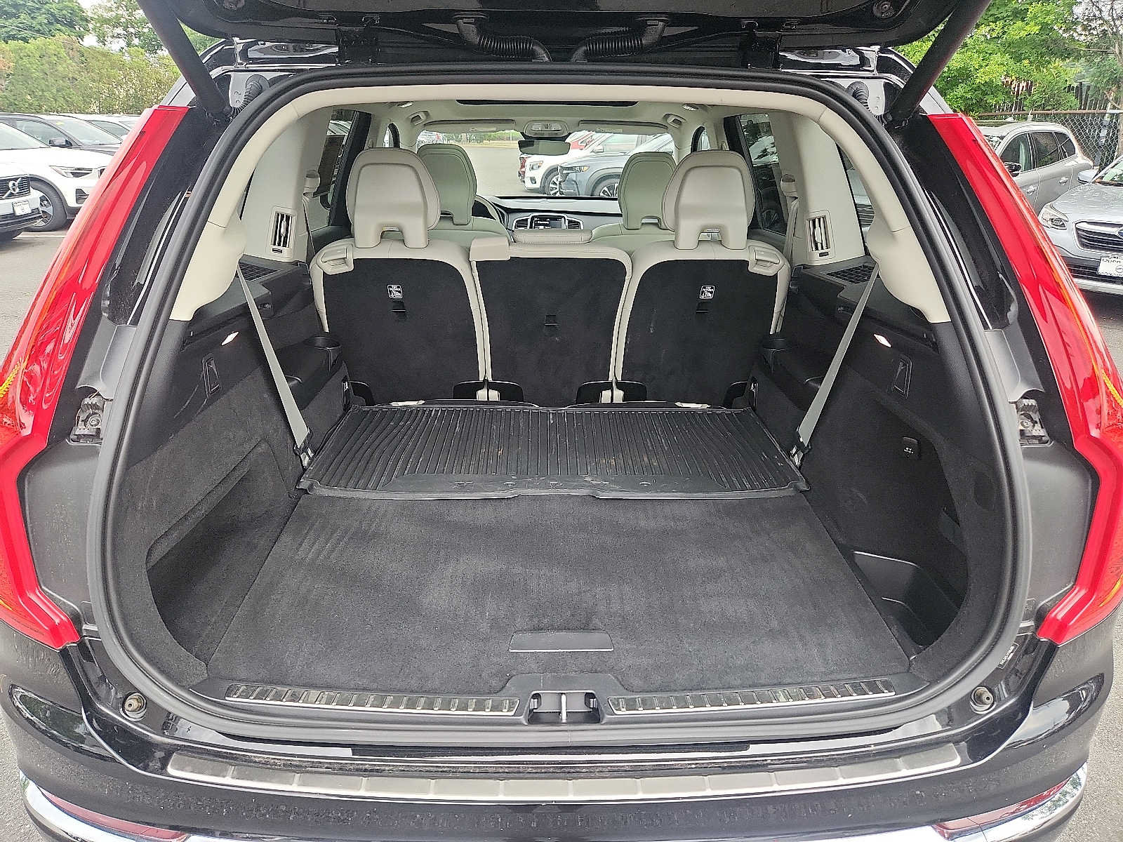 Certified 2024 Volvo XC90 B5 Plus w/ Protection Package Premier AWD/4WD image 24